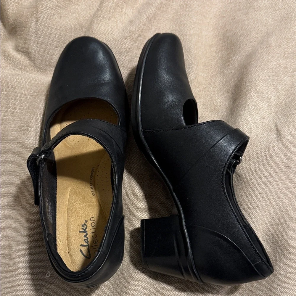 Black Women's Mary Jane Shoes -Clarks 7.5 - Picture 3 of 10